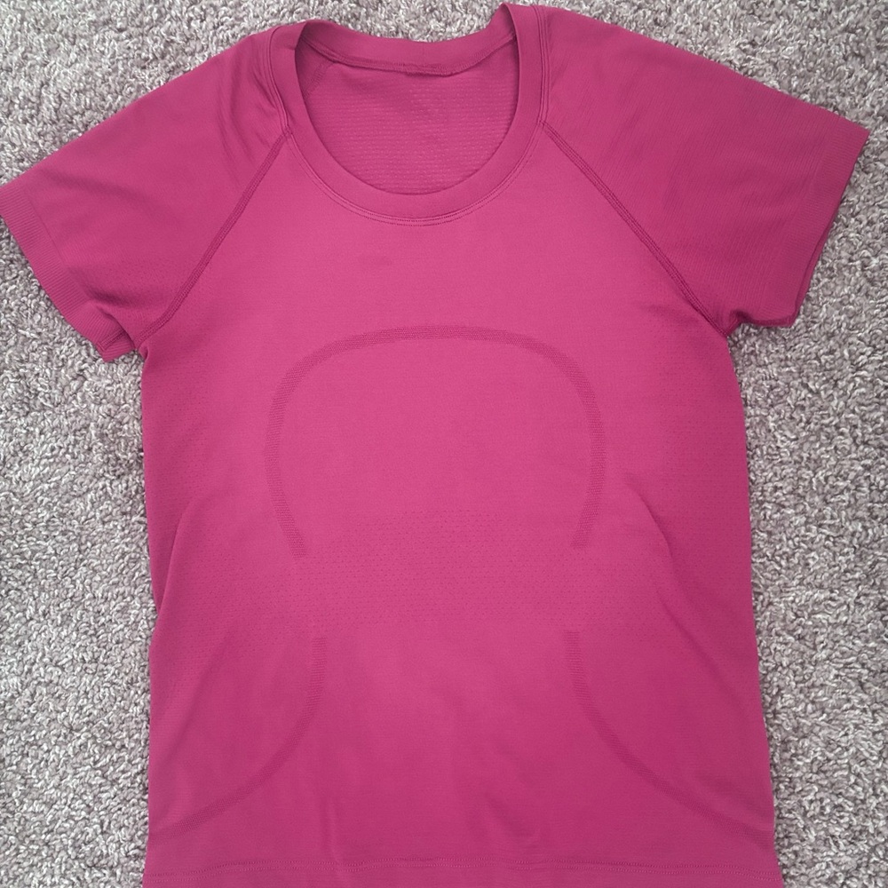 lululemon athletica Swiftly Tech Shoet Sleeve Waist Lengrh top